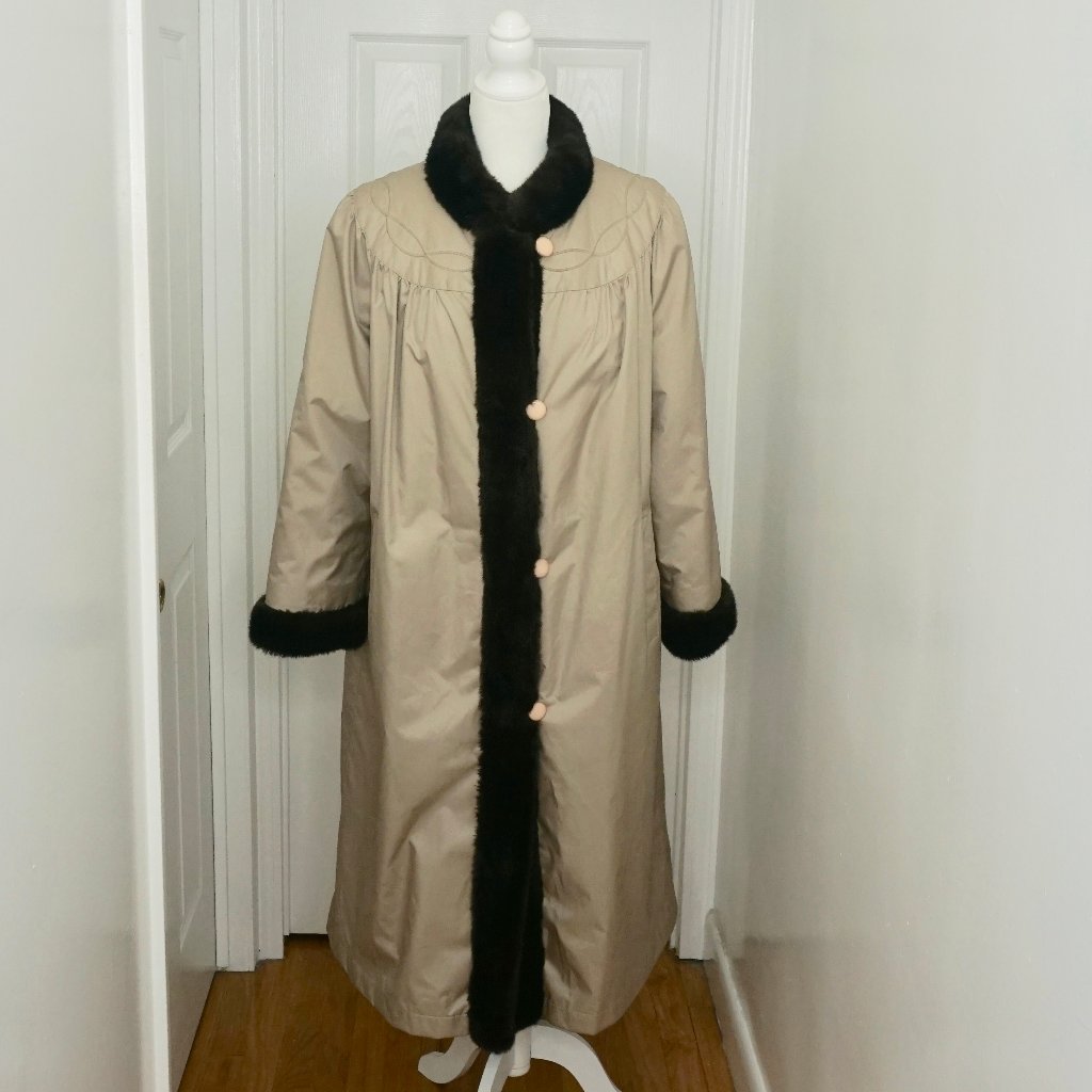 Vintage Sportowne Futur Faux Fur Reversible Coat — image 2 of 8